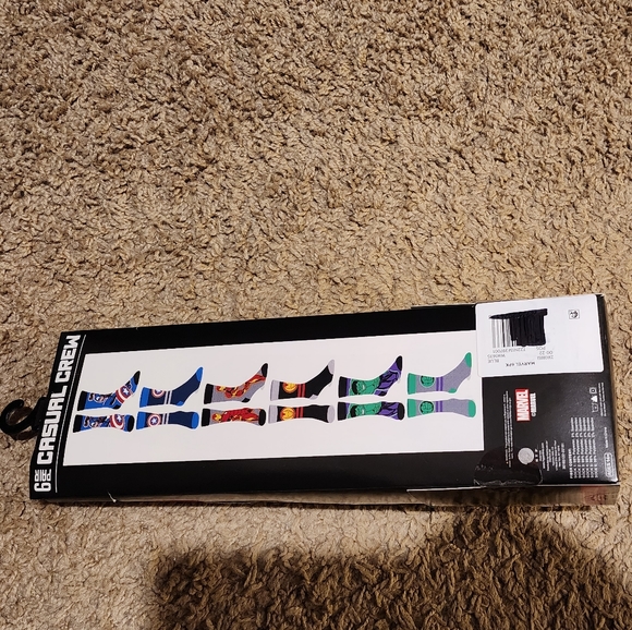 Marvel Avengers crew socks - Picture 2 of 2